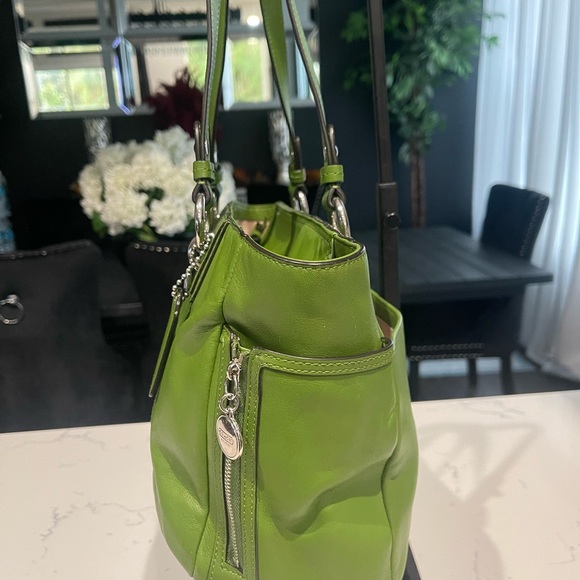 Coach Green Leather Tote Bag - Picture 3 of 9